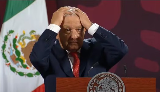 AMLO reacciona a la marcha de alumnos de derecho de la UNAM contra la reforma al Poder Judicial: “Los están engañando”