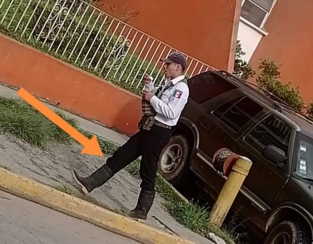 ¡Ni uniformes dignos da Rogelio López Angulo a los agentes de Tránsito de Huauchinango!