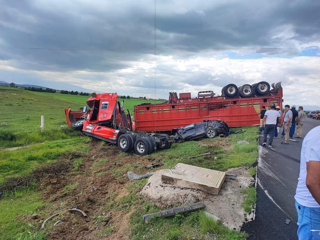 Fatal accidente dejó dos personas sin vida en la carretera Acatzingo-El Seco