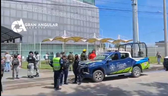 Video: Desalojan Casa de Justicia por amenaza de bomba