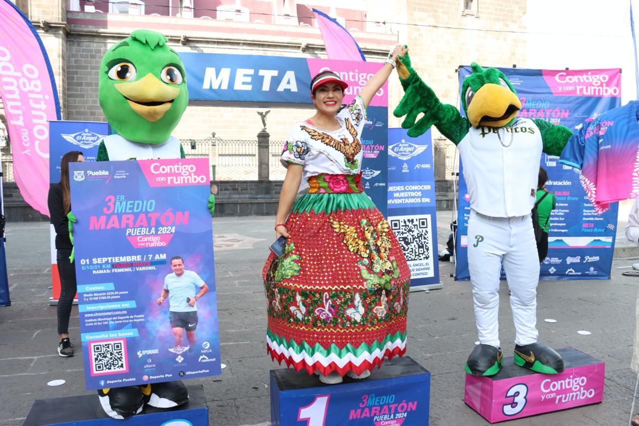 Presentan el 3er medio maratón en Puebla capital