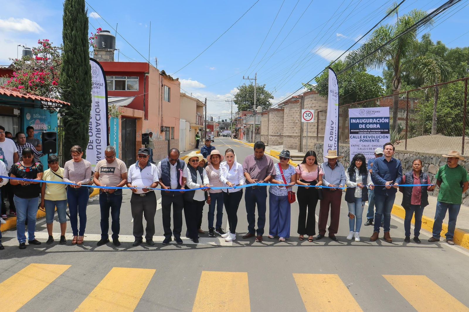 Entregan vialidades en juntas auxiliares de San Pedro Cholula