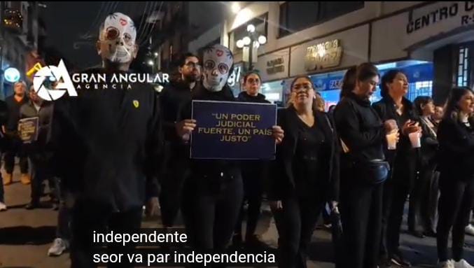 Video desde Puebla: Trabajadores del poder judicial se manifiestan contra la reforma