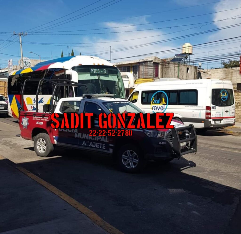Asaltan transporte público en Acajete