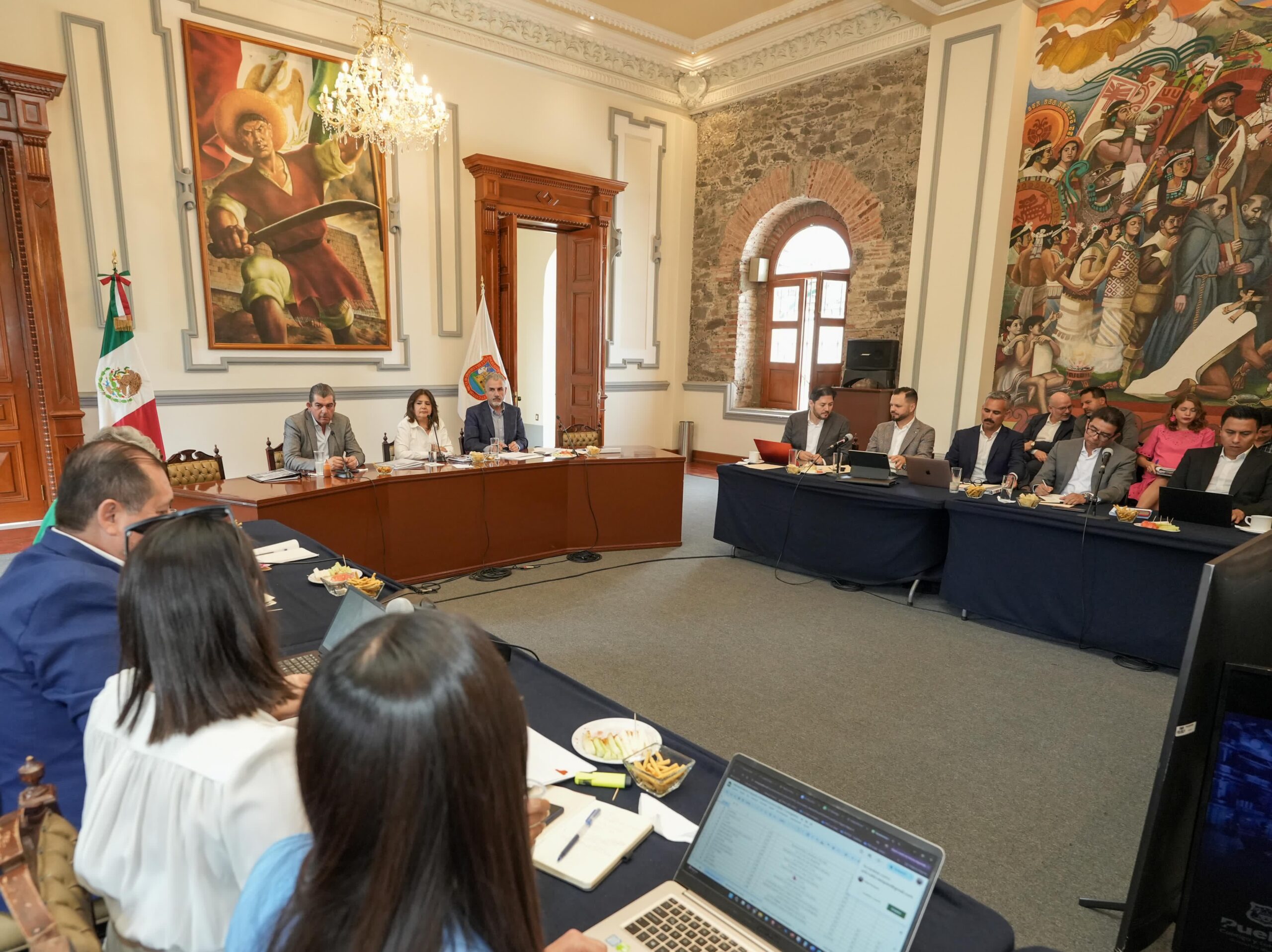 Fotonota: Nueva reunión entre los equipos de Pepe Chedraui y Adán Domínguez