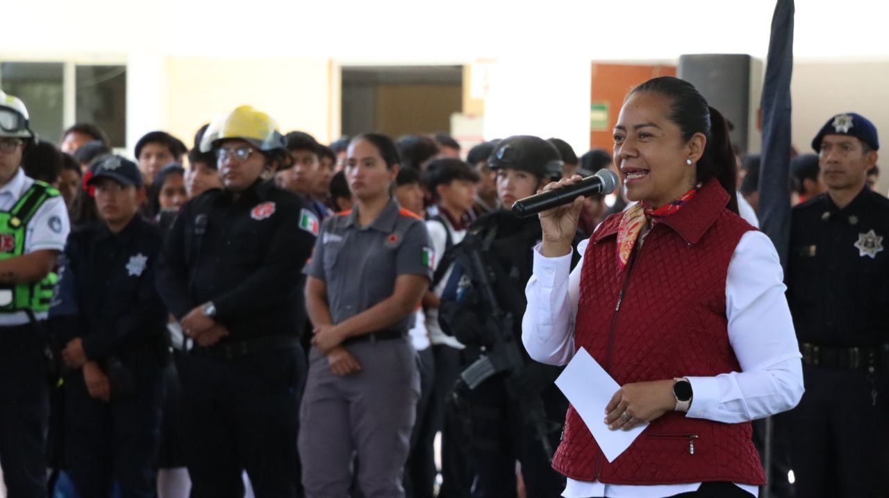 Desde Atlixco: En el inicio del ciclo escolar, Ariadna Ayala entregó útiles escolares