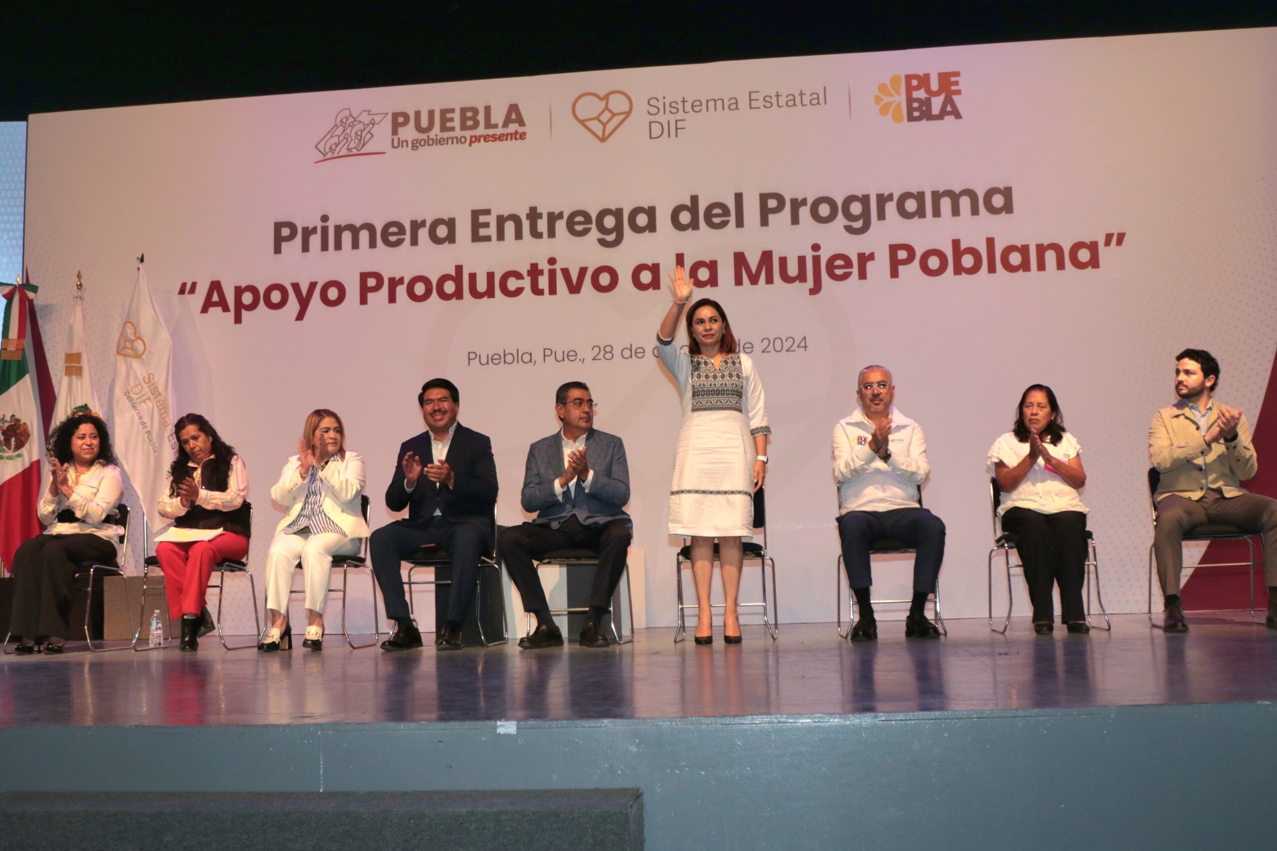 Realiza SEDIF primera entrega del Programa “Apoyo Productivo a la Mujer Poblana”