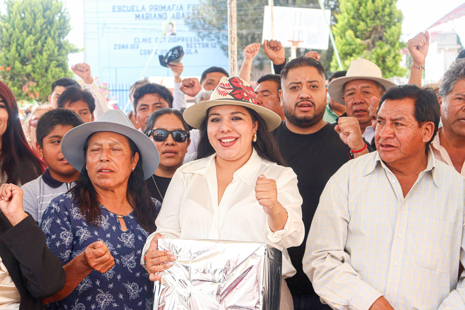 Continúa Tonantzin Fernández con el programa El Pueblo Manda por San Pedro Cholula