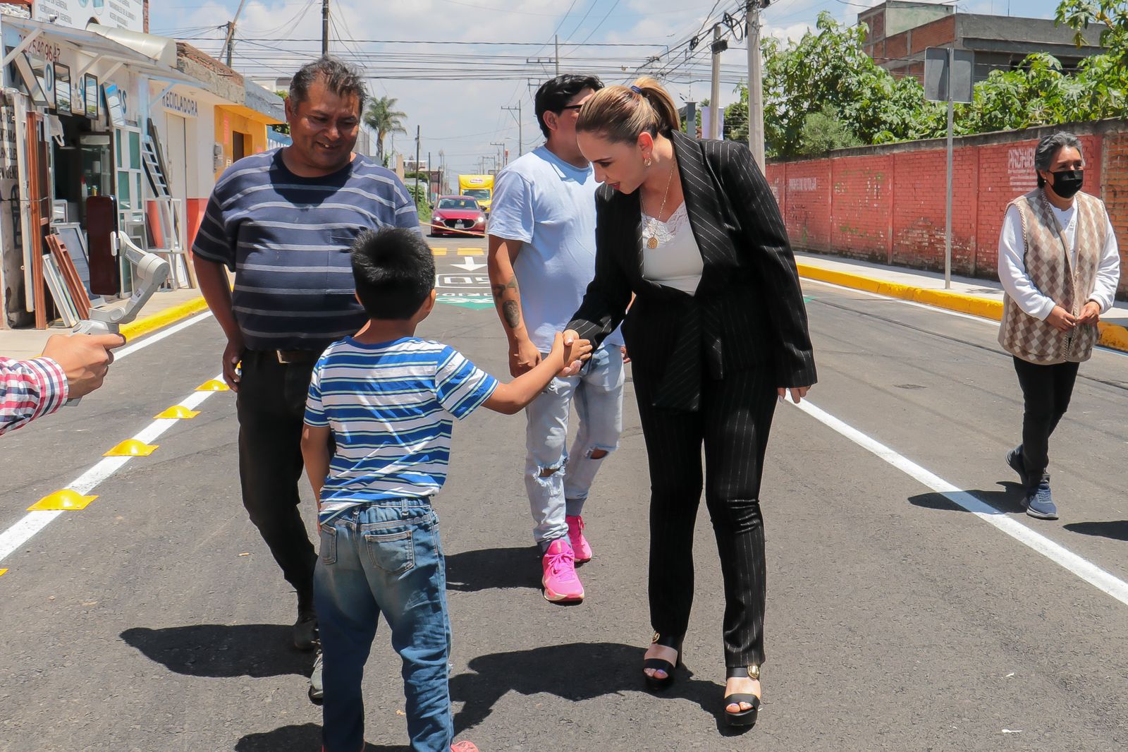 Mejora Angon movilidad con pavimentación en San Juan Calvario