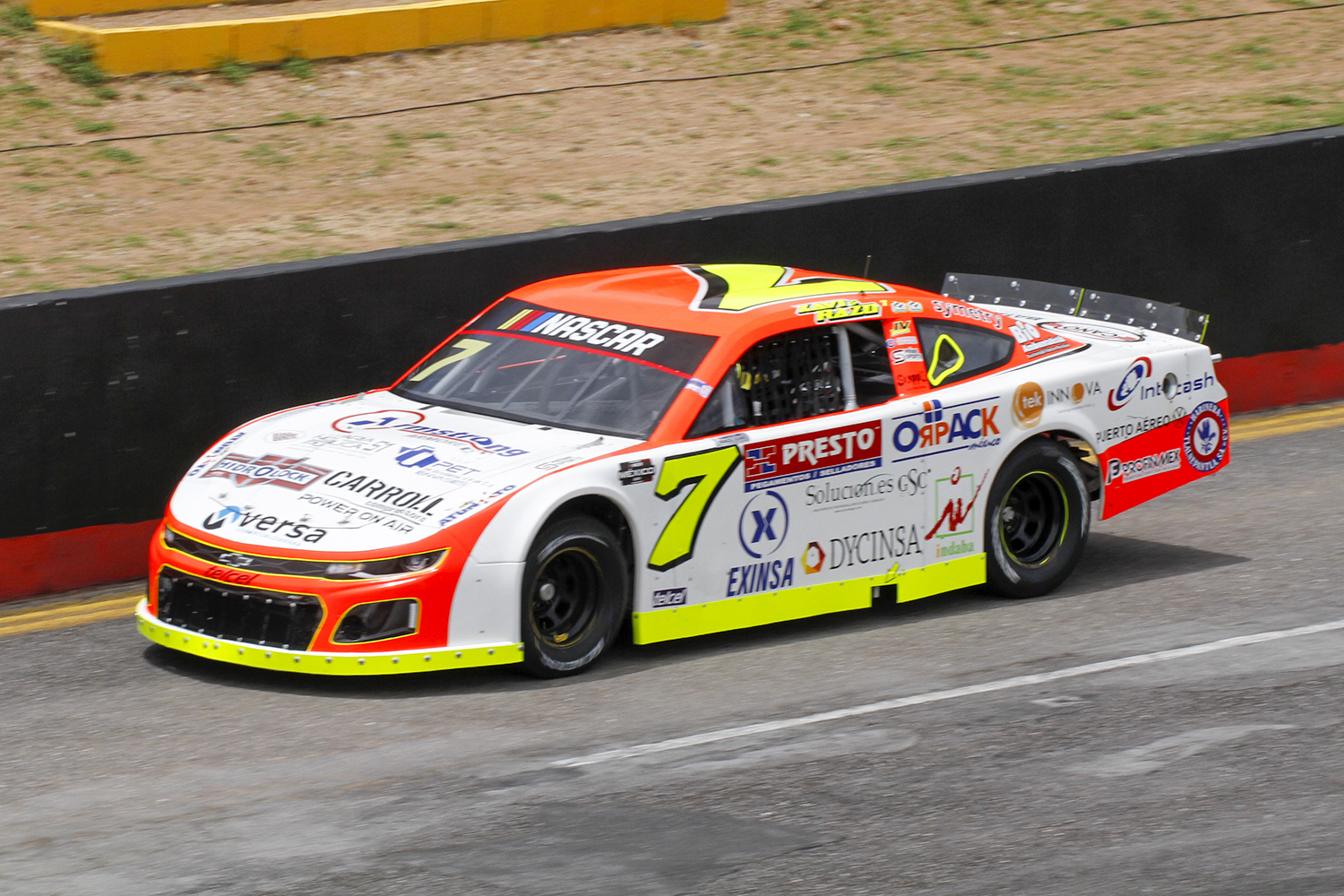 Sigue dominando Xavi Razo el campeonato NASCAR México Series 2024