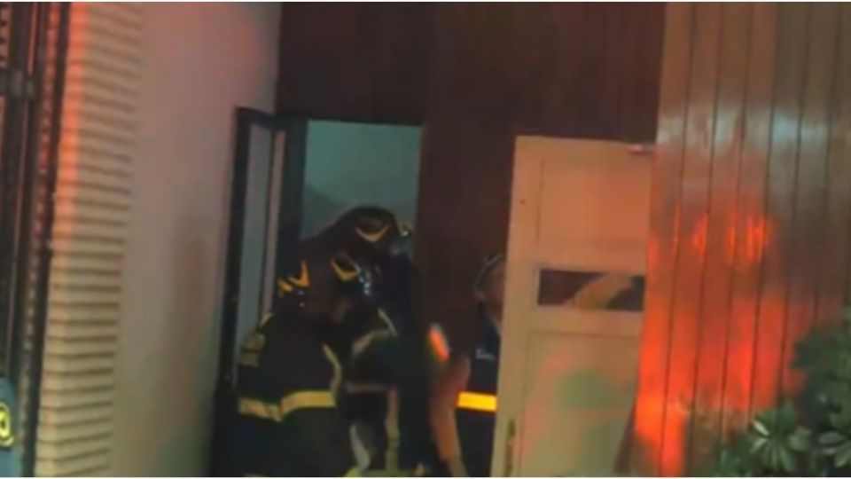 Se desploma elevador en Av. Universidad: reportan la muerte de una persona al caer de 6 pisos