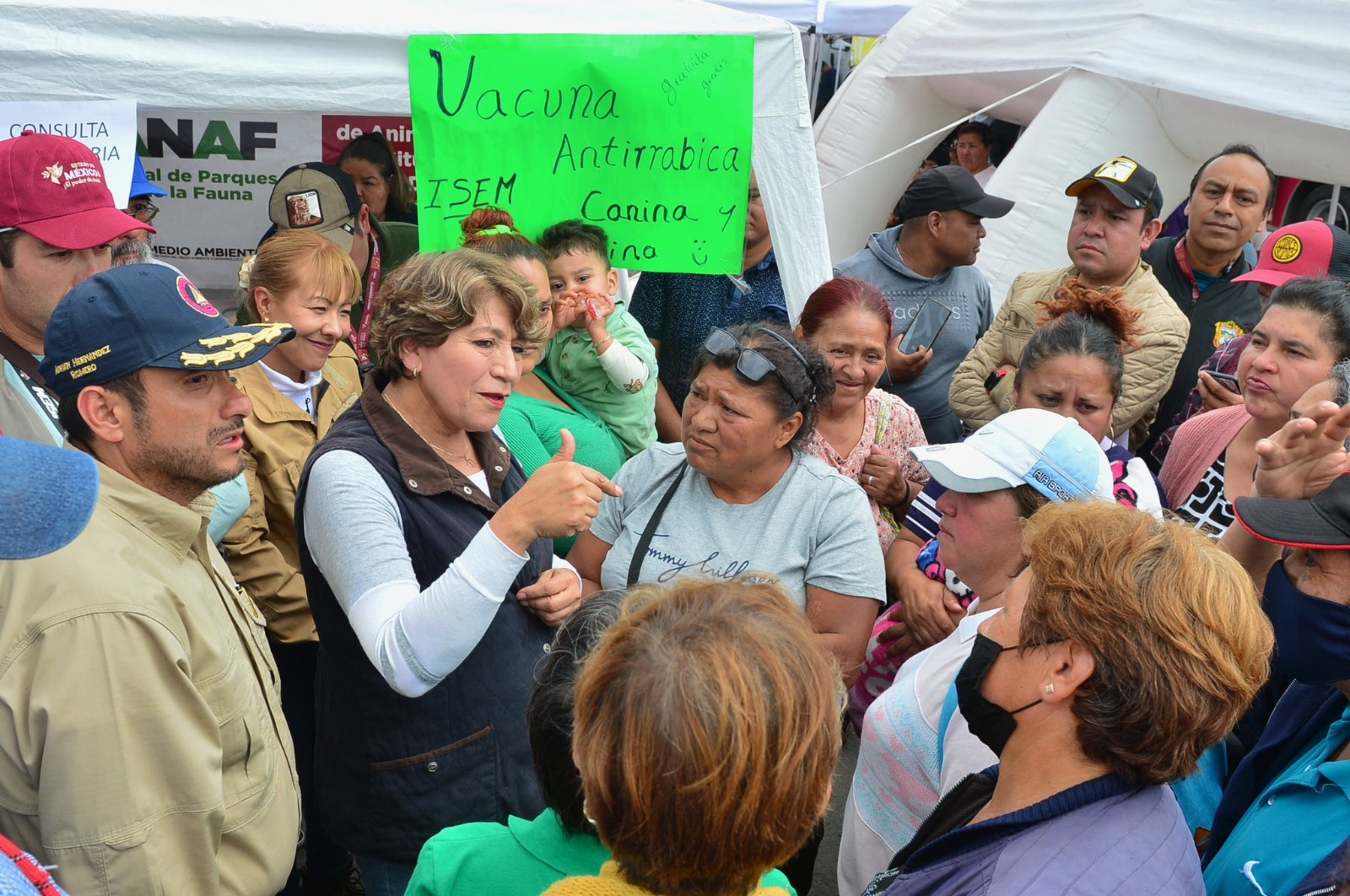 Supervisa Delfina Gómez labores en colonias afectadas por lluvias en Chalco