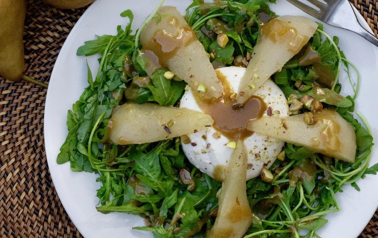 Ensalada de Burrata con Peras de California: el platillo más refrescante del verano