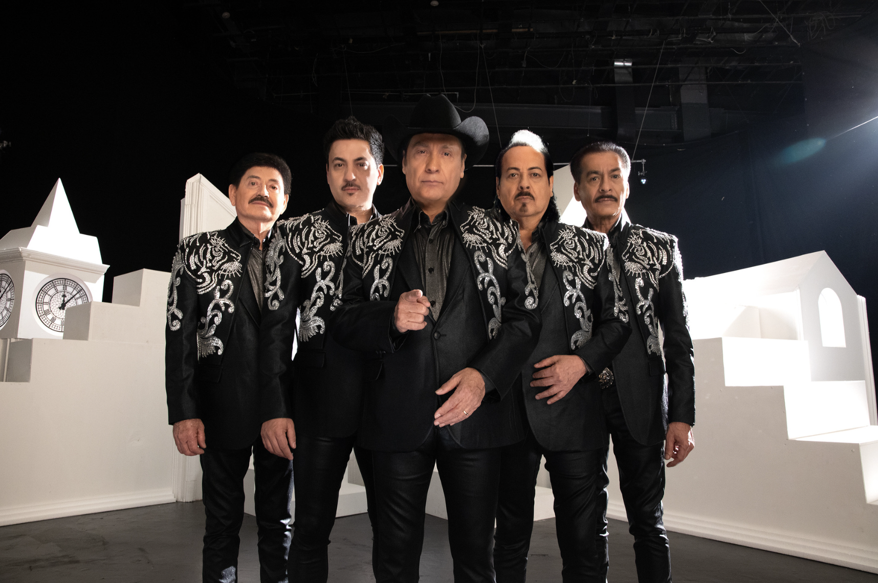 Los Tigres del Norte #1 en el chart regional mexicano de la Revista Billboard con su tema “Aquí mando yo”