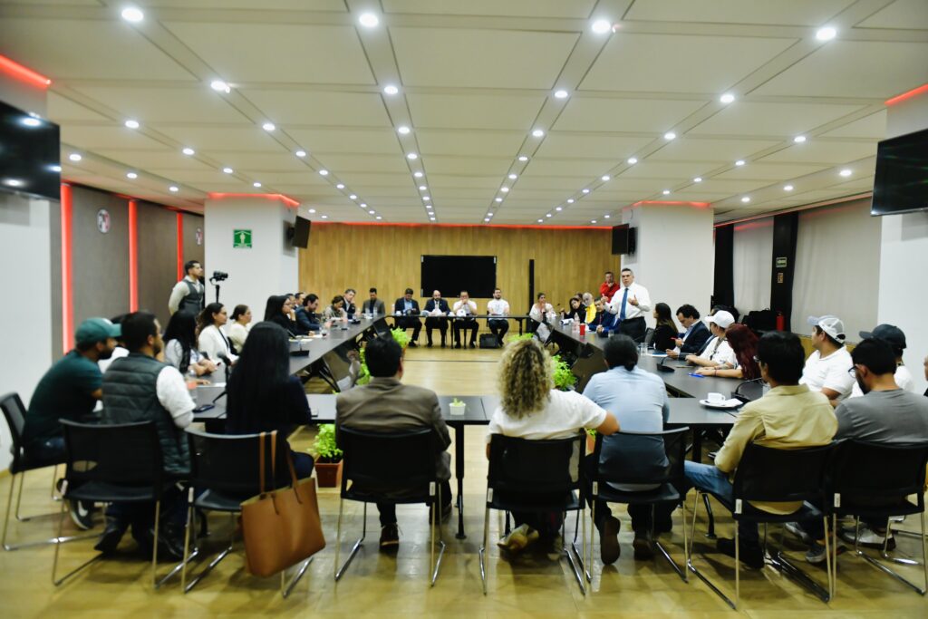 Se reúne Alejandro Moreno con jueces, magistrados y trabajadores del Poder Judicial