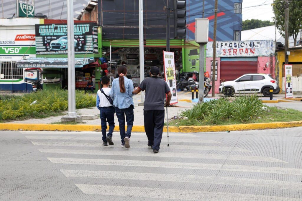 Entregan bulevar Carmen Serdán rehabilitado