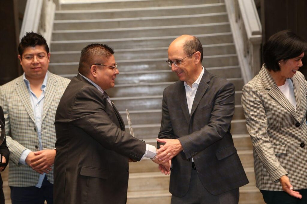 Reconocen a empresas poblanas