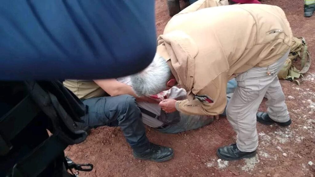 Maquinista salva la vida luego de desgajamiento de cerro en Chignahuapan