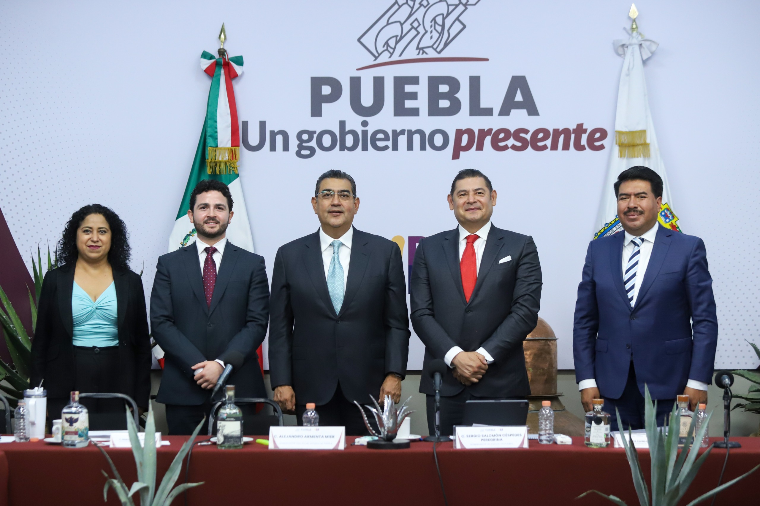 Puebla garantiza certeza a inversionistas: Sergio Salomón y Alejandro Armenta