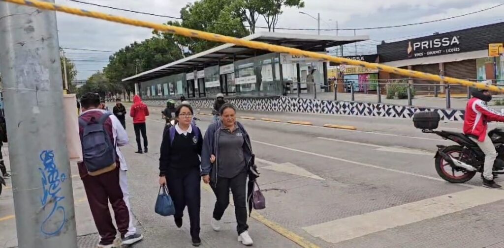 Video: Presuntos ejidatarios mantienen bloqueadas vialidades