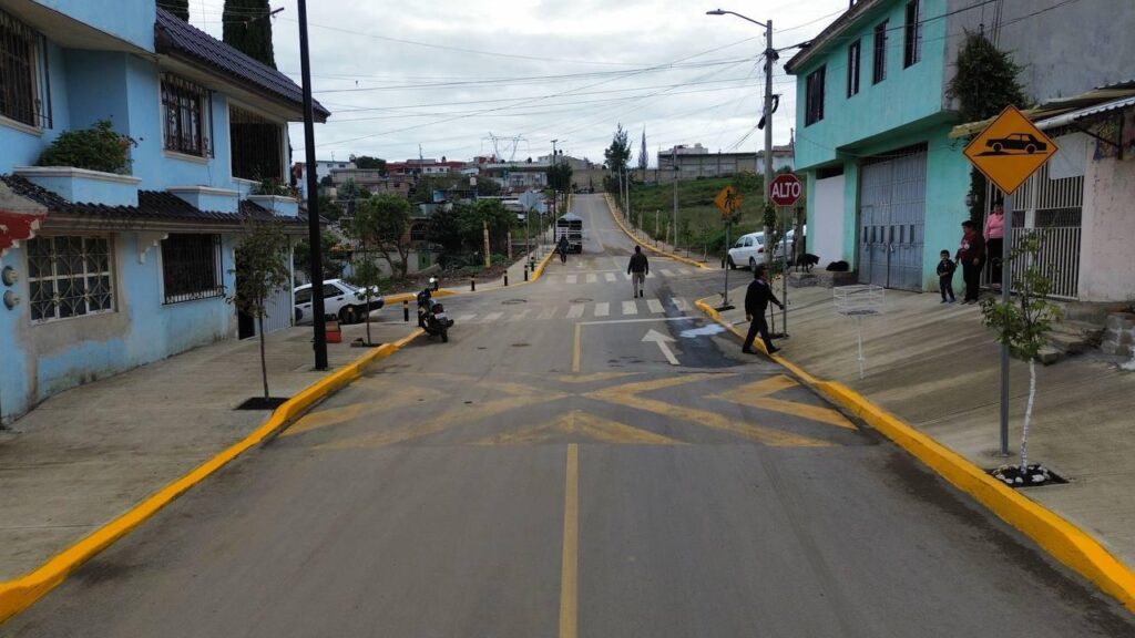 Entregan rehabilitación de vialidad en Xochimehuacan