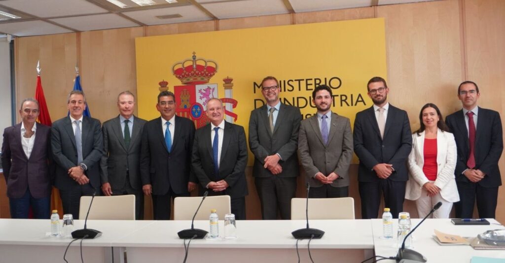 Sergio Salomón se reunió con el ministro de Industria y Turismo de España, Jordy Hereu