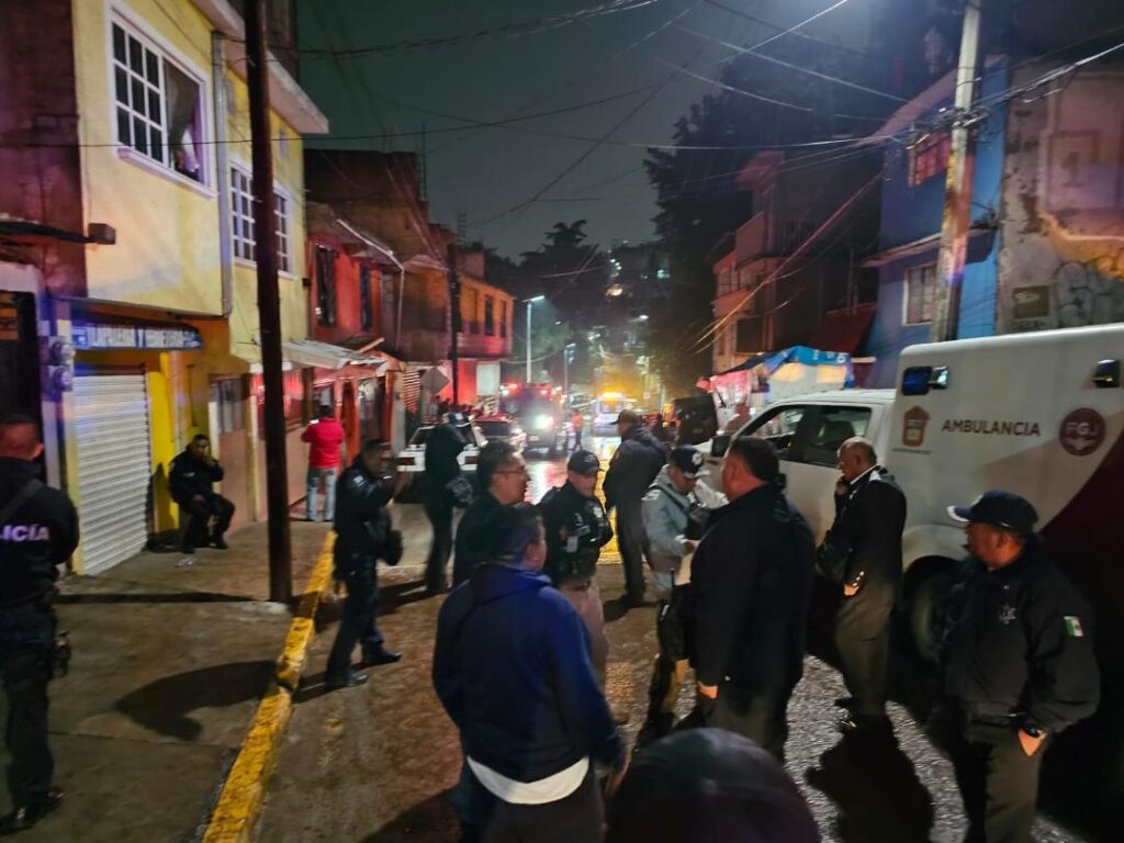 Deslave provocado por lluvias cobra la vida de seis personas de una familia en Naucalpan, EdoMéx