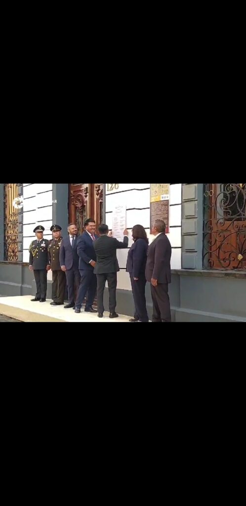 Video desde Puebla: Javier Aquino, Édgar Garmendia y Adán Domínguez colocaron Bando Solemne por inicio de Fiestas Patrias