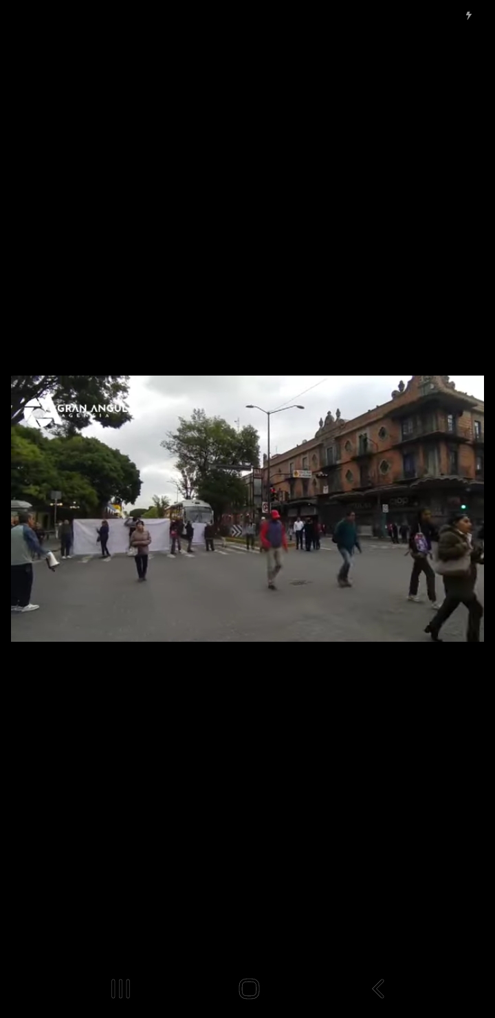 Video desde Puebla: Ahora son empresarios establecidos quienes se manifiestan y bloquean calles