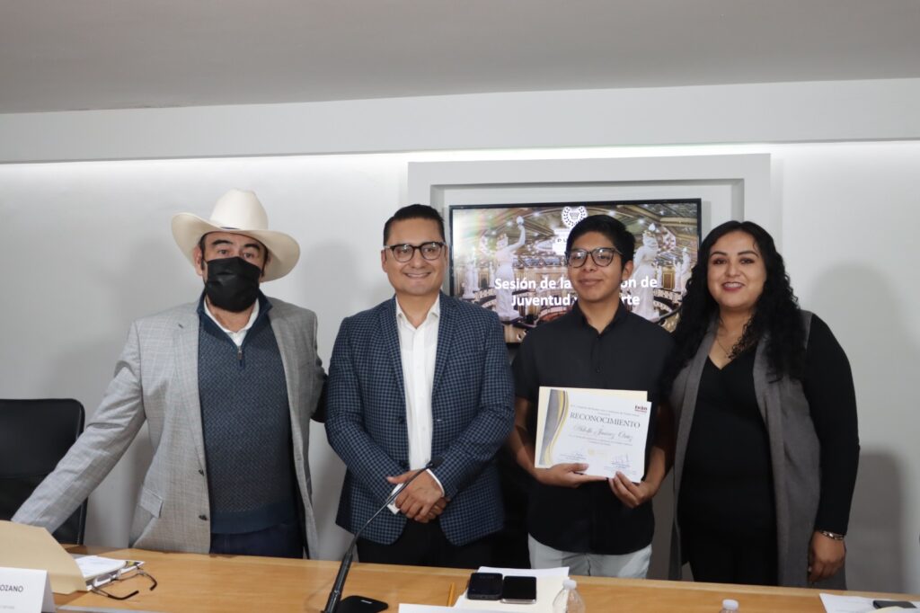 Comisión de Juventud del Congreso reconoce a danzantes poblanos que enaltecen a Puebla