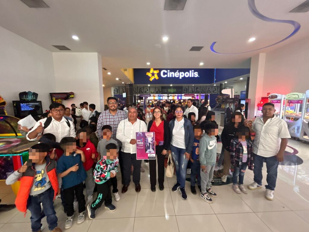 Severiano “Margarito” de la Rosa y Manos que Unen realizan labor altruista en Amozoc