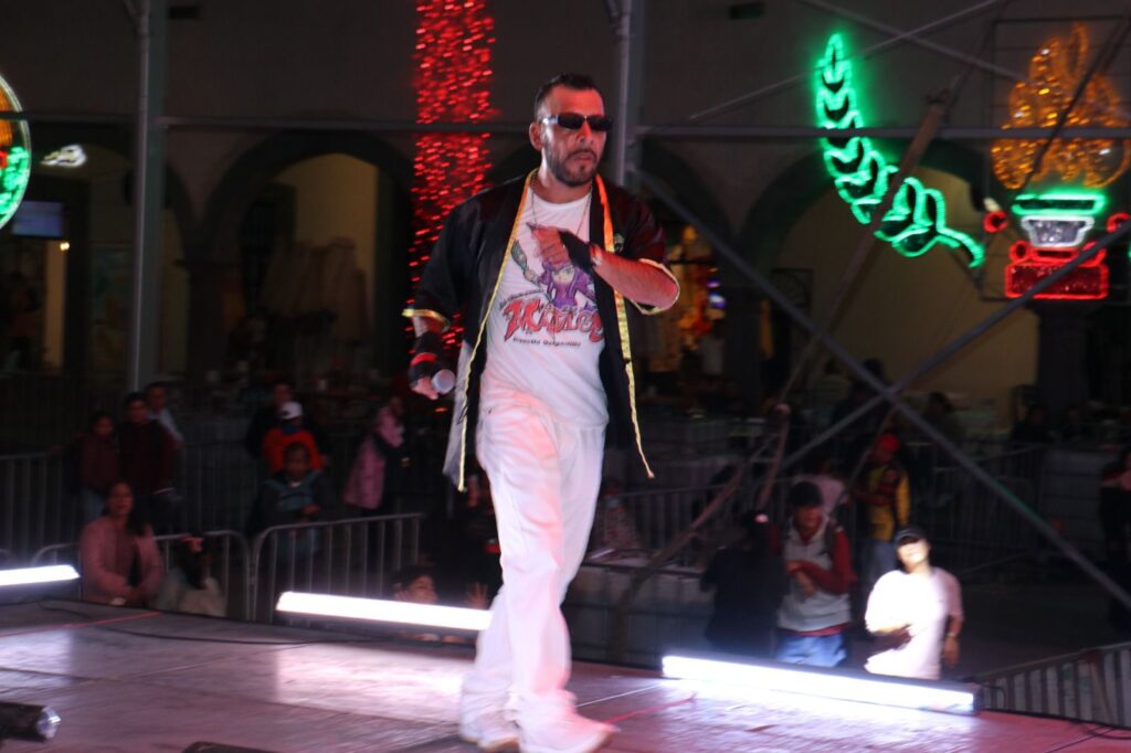 Los Mágicos hechizan con su cumbia sonidera la Feria de Cholula