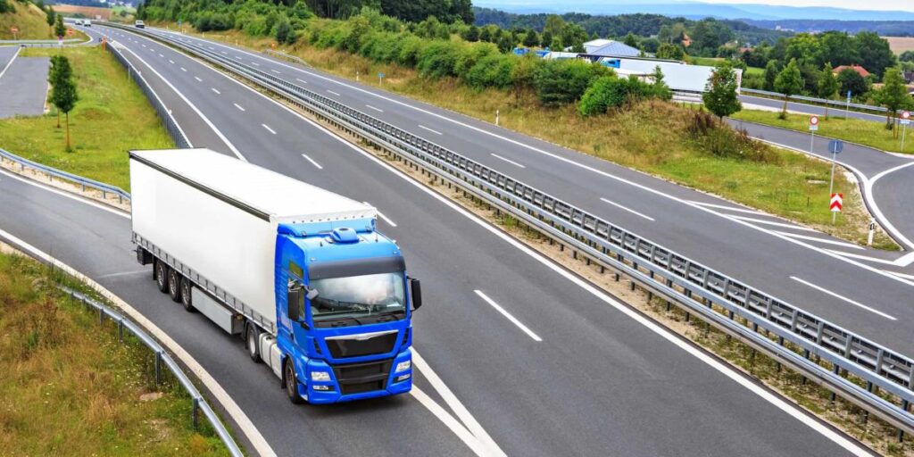 Se estiman 8,490 robos al transporte de carga en México en el primer semestre del año: AI27