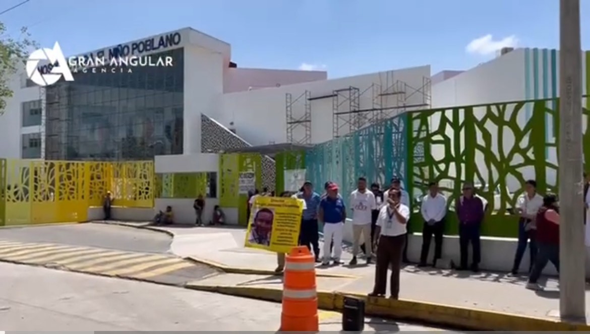 Video: Trabajadores sindicalizados del Hospital para el Niño Poblano denunciaron irregularidades