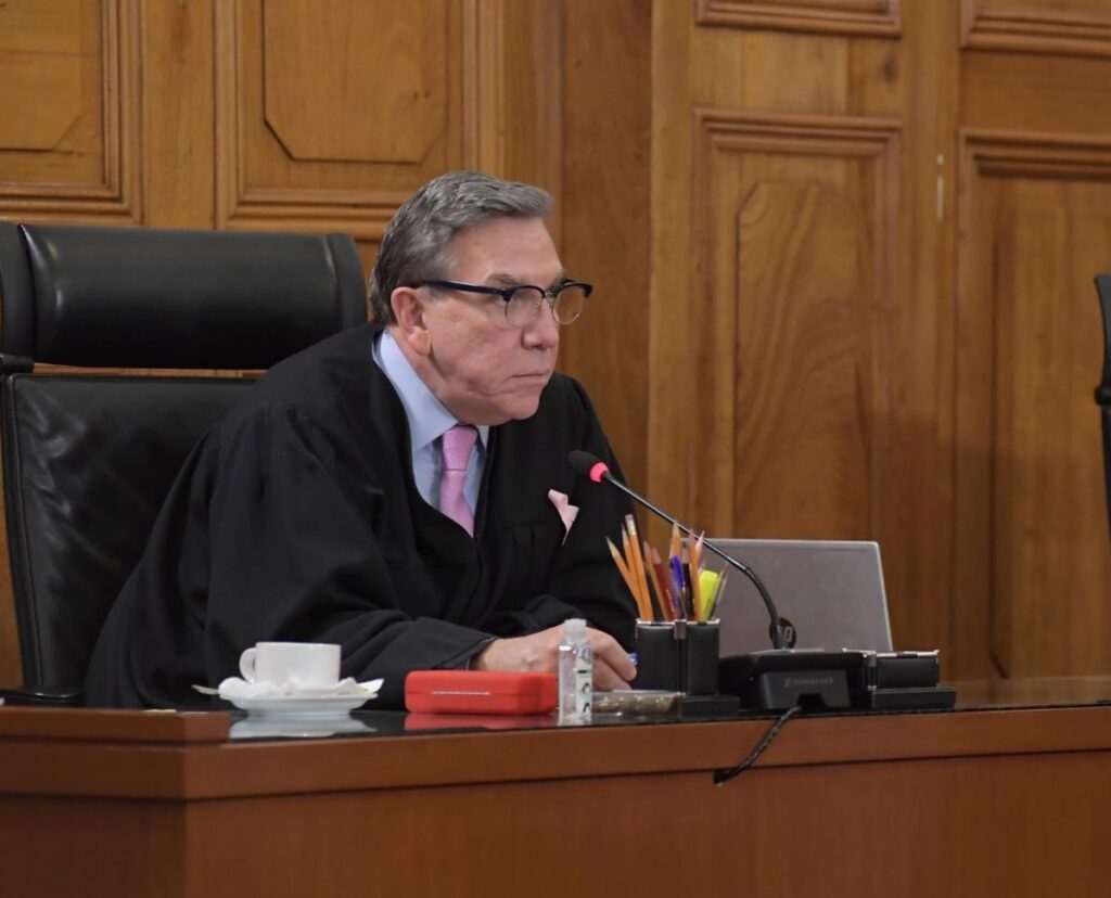 Ministros Laynez Potisek y Pérez Dayán presentan renuncia escueta