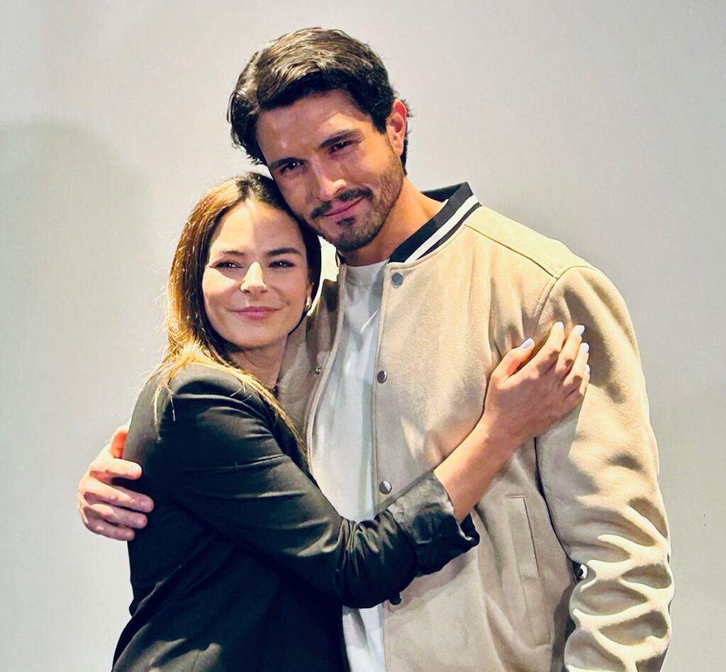 Alejandro Robles Gil y Chris Pazcal son los protagonistas de “Regalo de Amor”