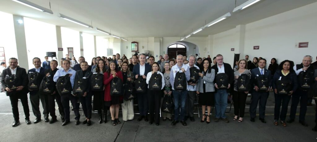 Beneficia SEDIF a niñez y juventud indígena con “Todos a la Escuela”