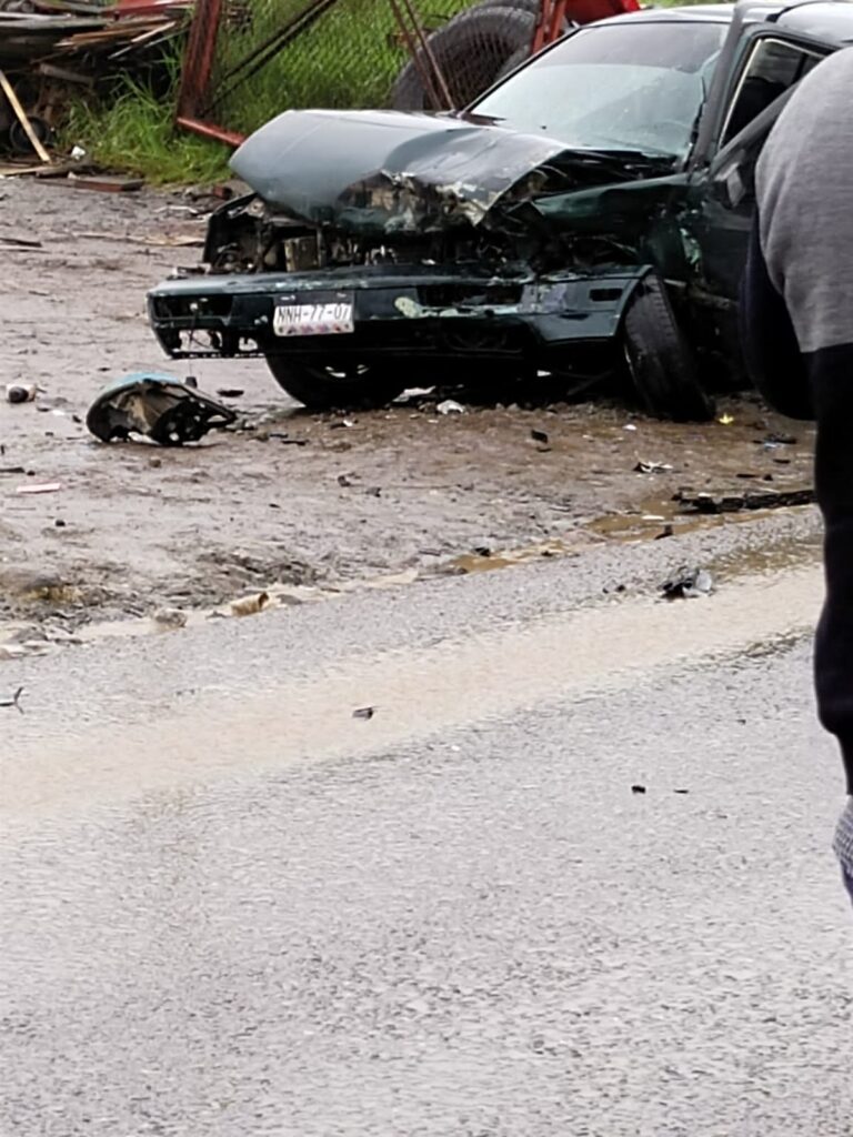 Taxista de Ahuazotepec, herido de gravedad tras accidente