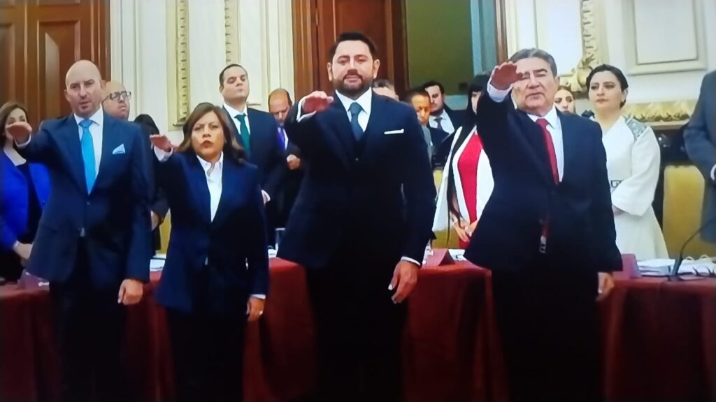 Video: José Chedraui toma protesta a titulares de SSC, Contraloría, Tesorería y secretaría del ayuntamiento