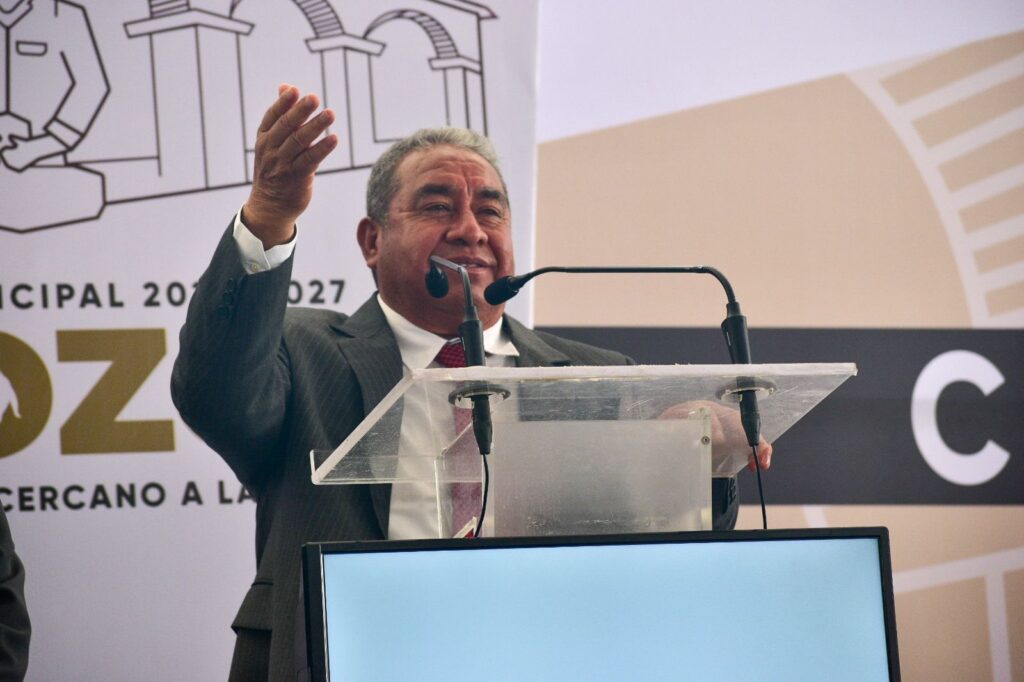 Margarito de la Rosa tomó protesta como presidente de Amozoc