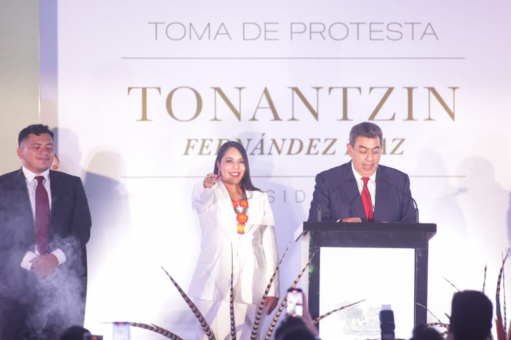 Video desde Puebla: Sergio Salomón tomó protesta a Tonantzin Fernández en San Pedro Cholula
