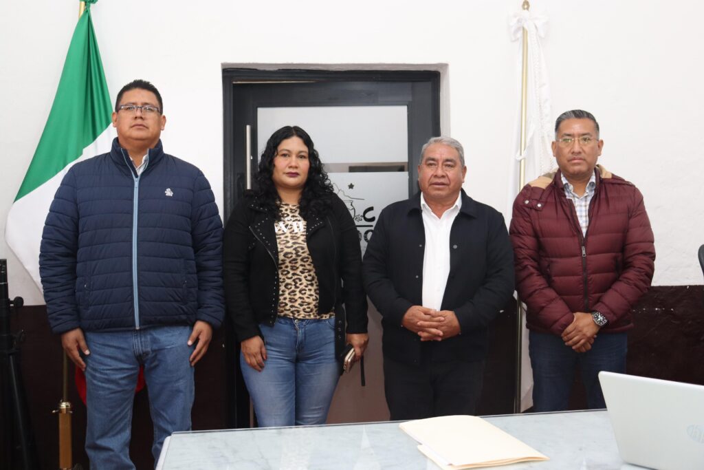 En Amozoc, se compromete Margarito de la Rosa a la buena distribución de agua potable en línea Floresta