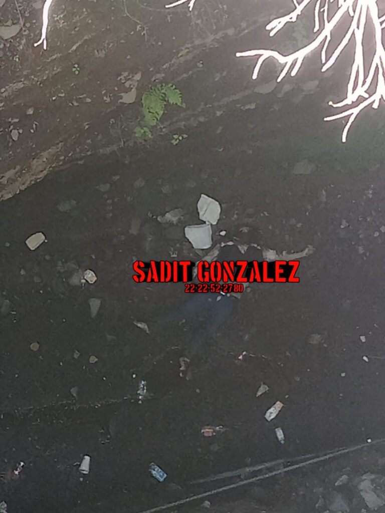 Hallaron sin vida a hombre al fondo de barranca en Cohuecan