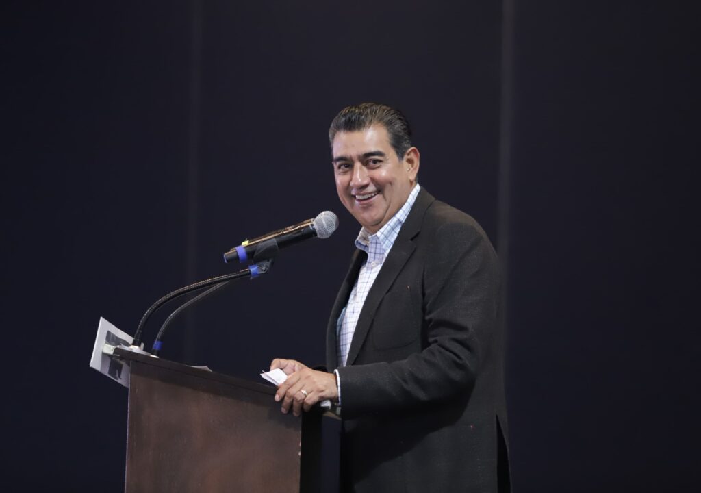 Rindan cuentas, exigió Sergio Salomón a presidentes y funcionarios municipales