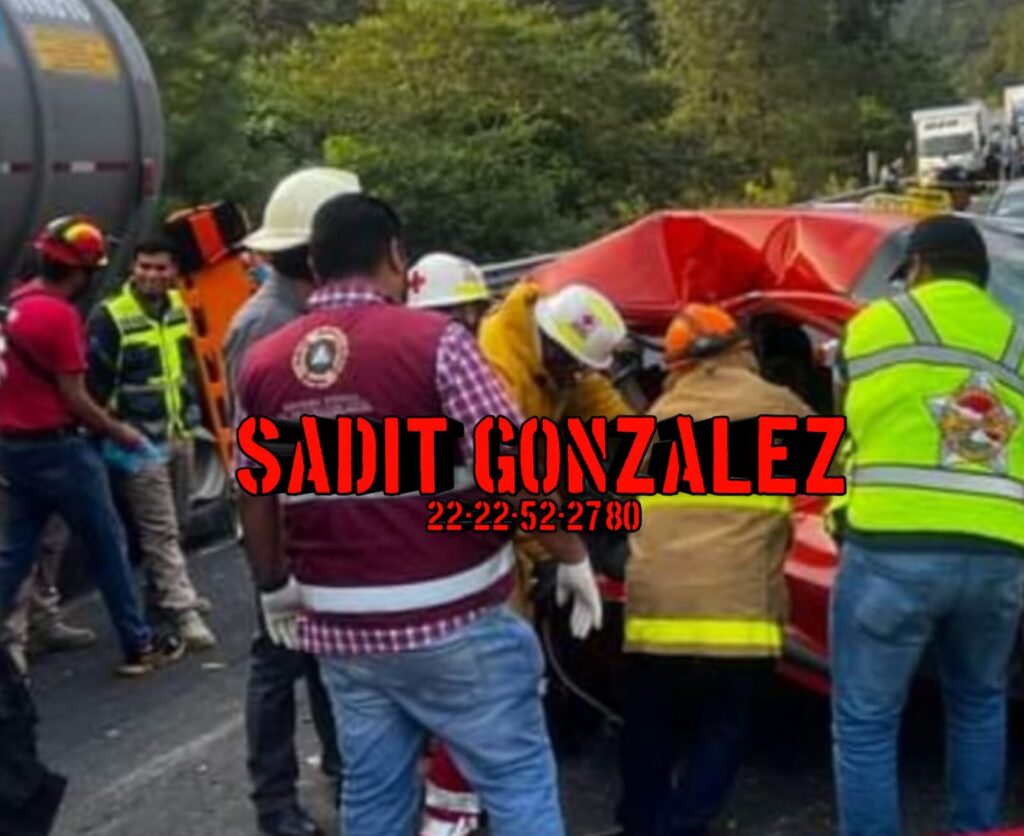 Encontronazo deja 3 muertos en Huauchinango