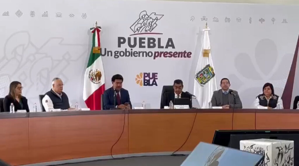 Anuncia Sergio Salomón programa de bacheo nocturno