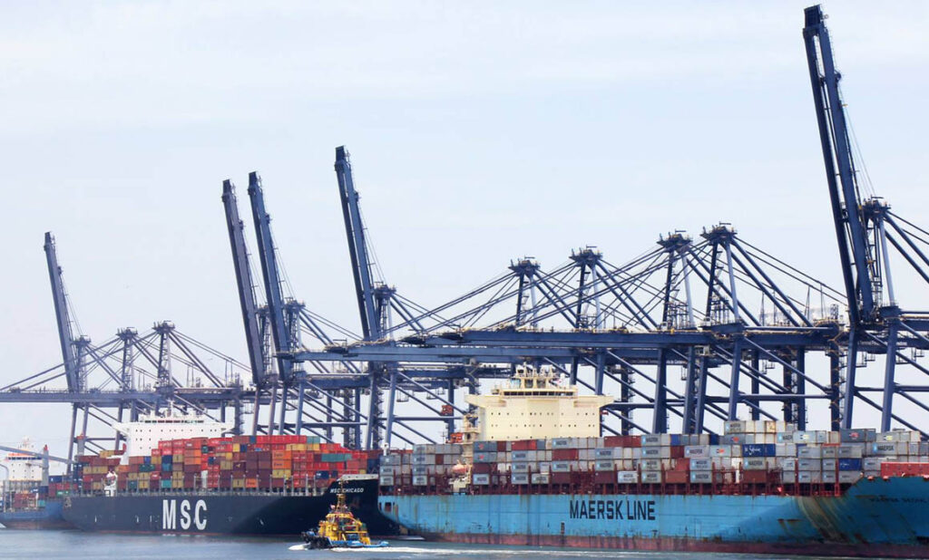 La información oportuna de comercio exterior indica un déficit comercial de 579 millones de dólares