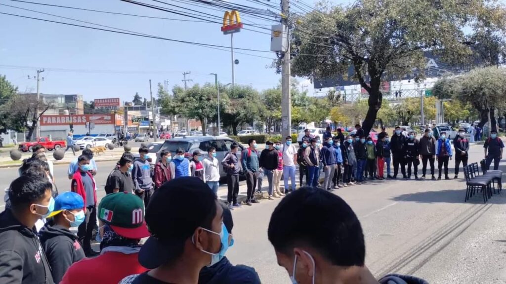 Estudiantes de Normal de Tenería inician huelga de hambre