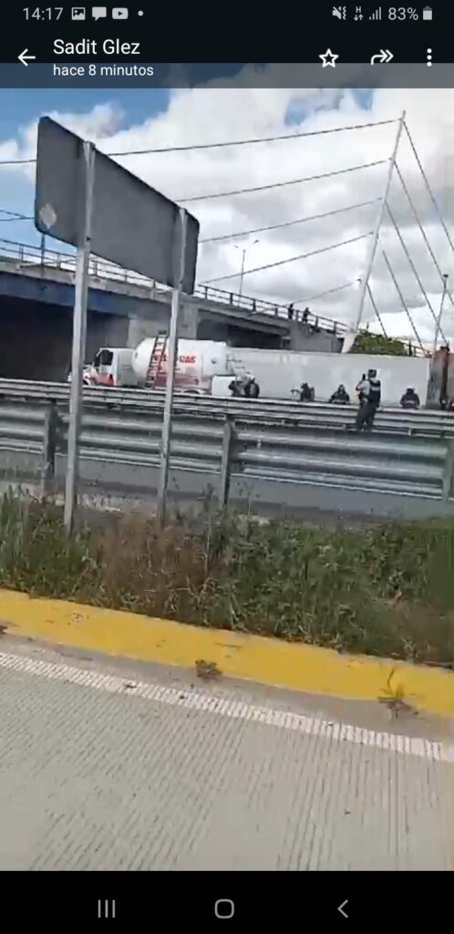 Video: Fuga de gas de pipa bloquea la México Puebla