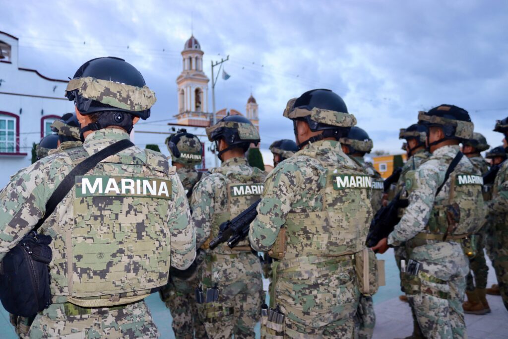 Arriban elementos de Marina a Amozoc; Severiano de la Rosa les da la Bienvenida